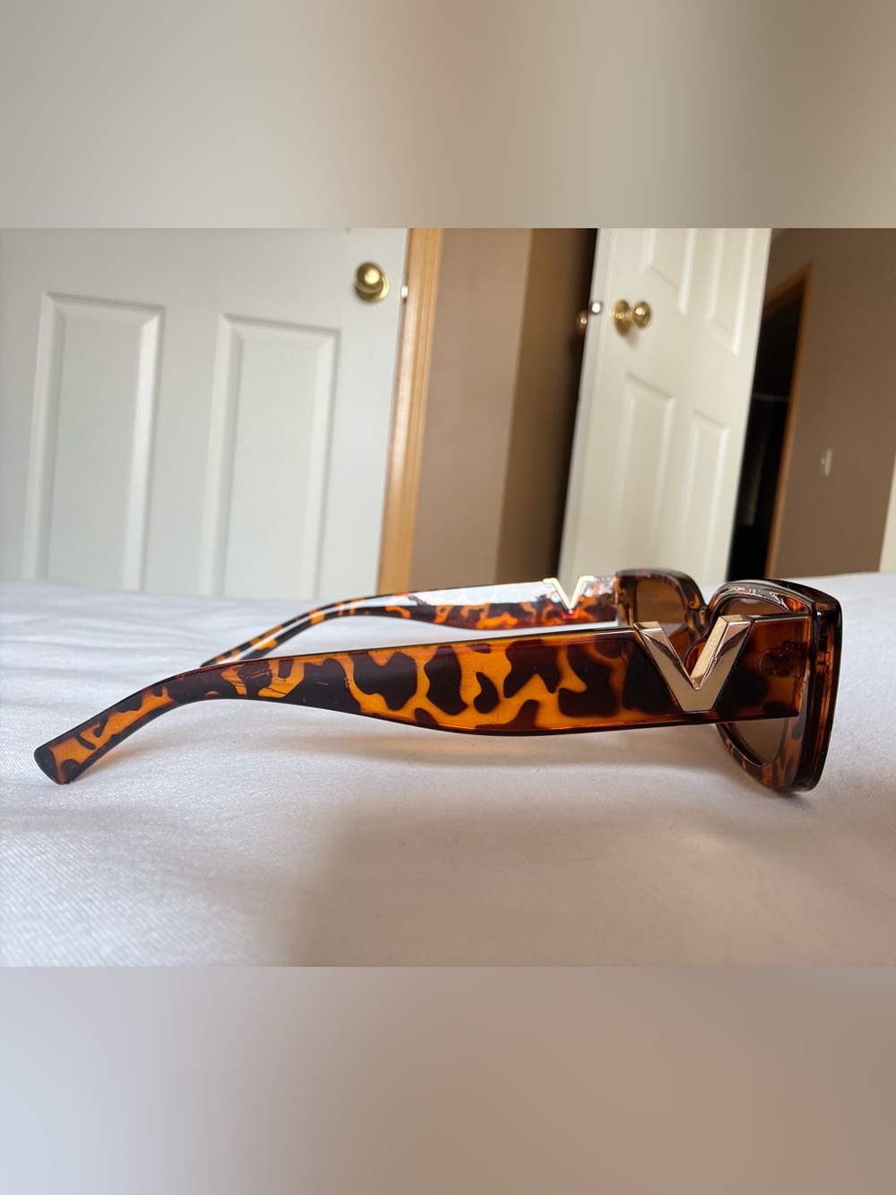 V-Accent Tortoiseshell Women's Sunglasses